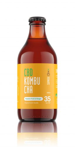 Een fles gember en CBD kombucha