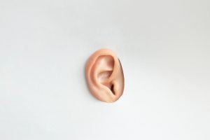 CBD-Öl Tinnitus Quietschton Ohre