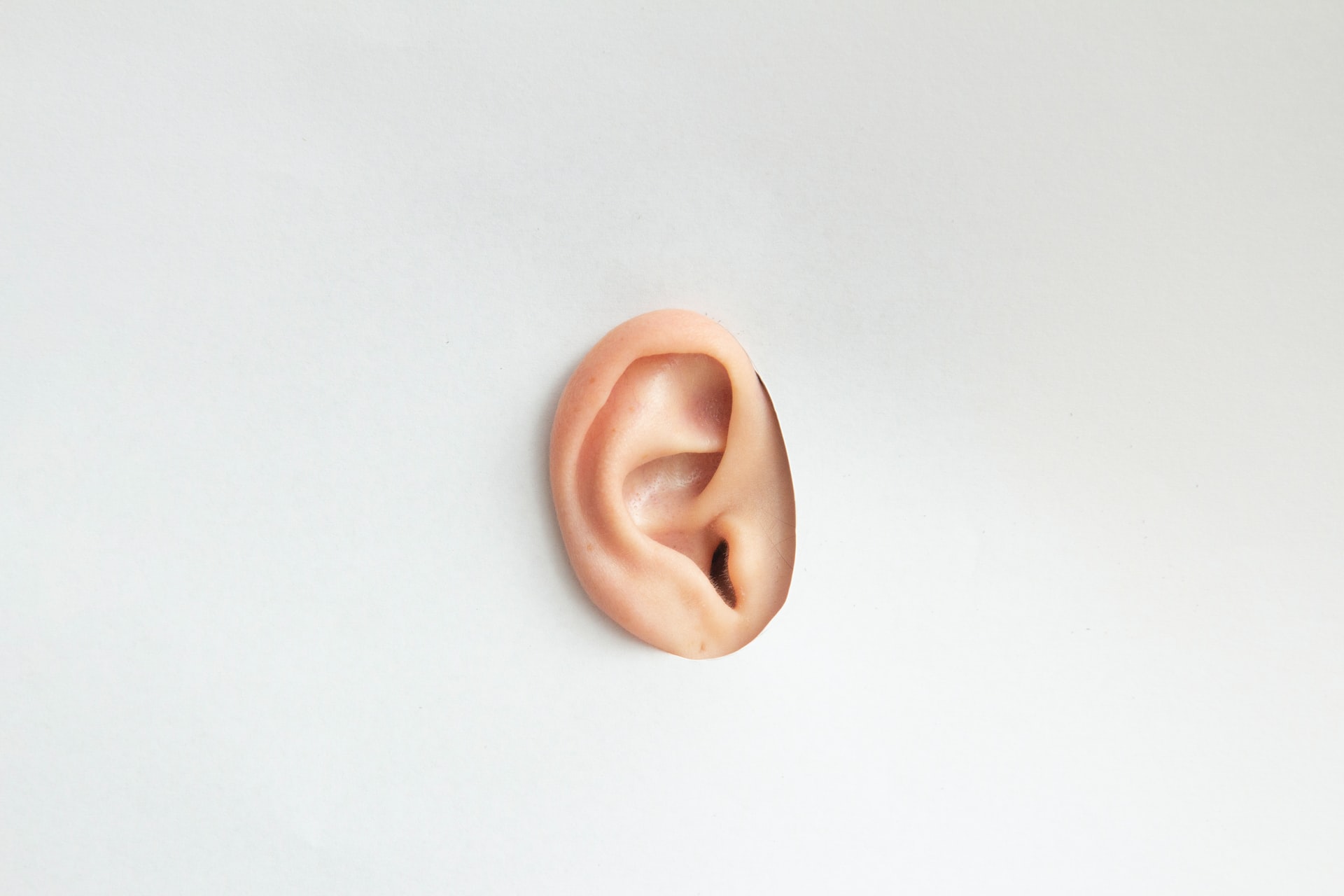 cbd olie tinnitus oor pieptoon